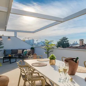 https://lux-attic.hotelinveneto.com
